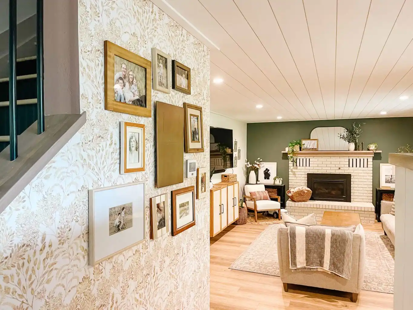 Residential wallpaper installation in Miami Beach